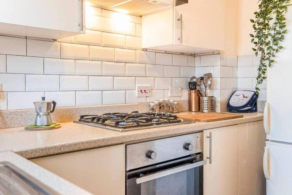 Quiet & Secluded St Albans House Villa Екстериор снимка