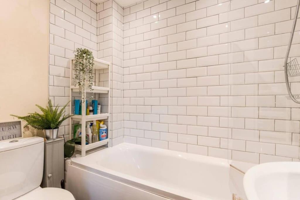 Quiet & Secluded St Albans House Villa Екстериор снимка