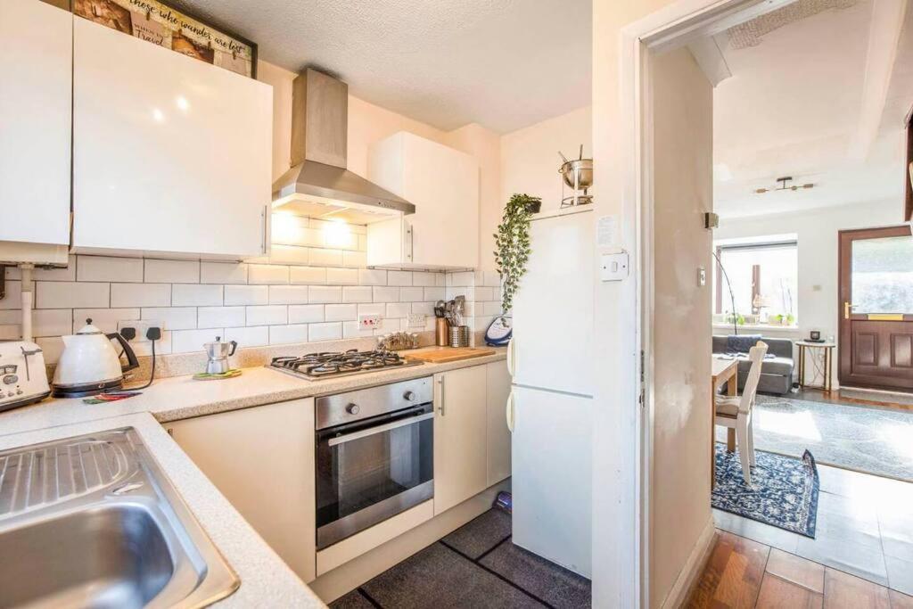 Quiet & Secluded St Albans House Villa Екстериор снимка